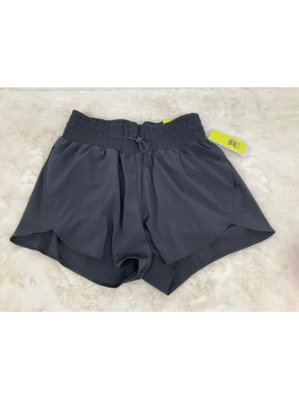 All in Motion size Small Woven High-Rise Shorts 3" BLACK NEW - Picture 2 of 7